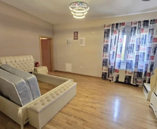 Tirane, jepet me qera Vile 3+1 , 240 m² 1.000 € (Rruga jordan Misja)