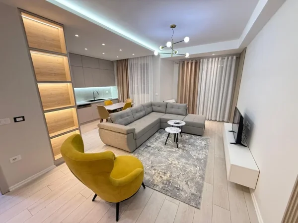 Tirane, jepet me qera apartament 2+1 Kati 6, 650 €
