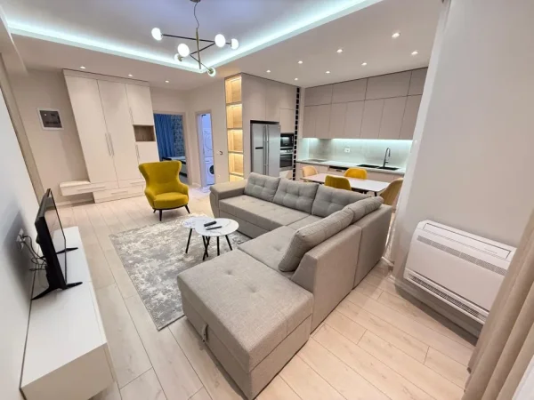 Tirane, jepet me qera apartament 2+1 Kati 6, 650 €