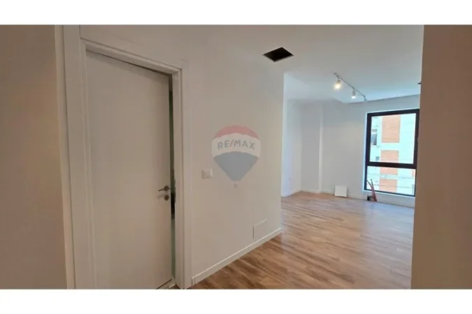 Tirane, jepet me qera zyre , 73 m² 600 € ("Besim Imami)