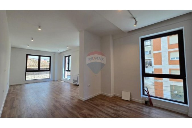 Tirane, jepet me qera zyre , 73 m² 600 € ("Besim Imami)