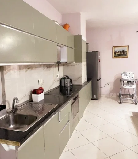 Tirane, jepet me qera apartament 2+1 Kati 7, 90 m² 450 € (Rruga e Teleferikut)