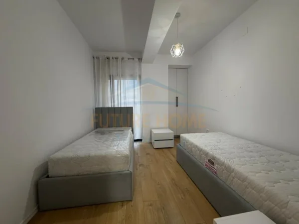 Tirane, jepet me qera apartament 2+1+Ballkon Kati 1, 94 m² 600 € (Rezidenca Kodra e Diellit 2)