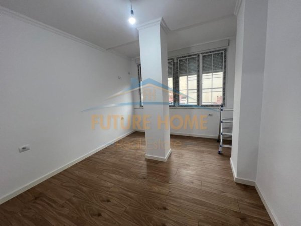 Tirane, shitet apartament 2+1 Kati 4, 150 m² 495.000 € 