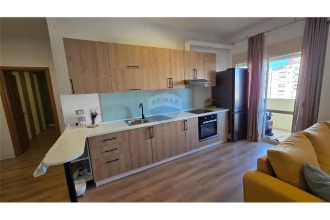 Vlore - Lungomare, shitet apartament 1+1 Kati 6, 71 m² 125.000 € 