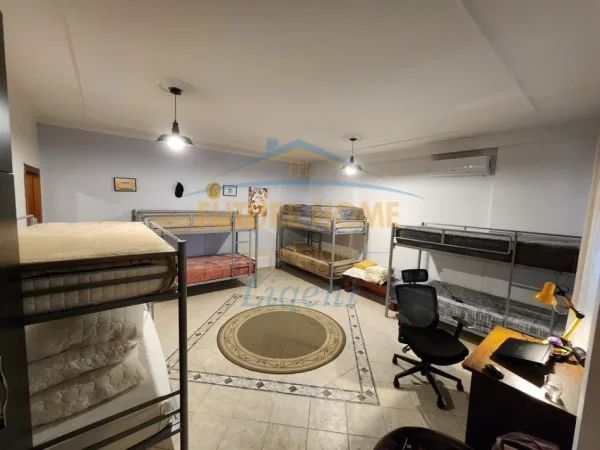 Tirane, shitet apartament 2+1+Ballkon Kati 3, 240 m² 400.000 € (BLLOKU)