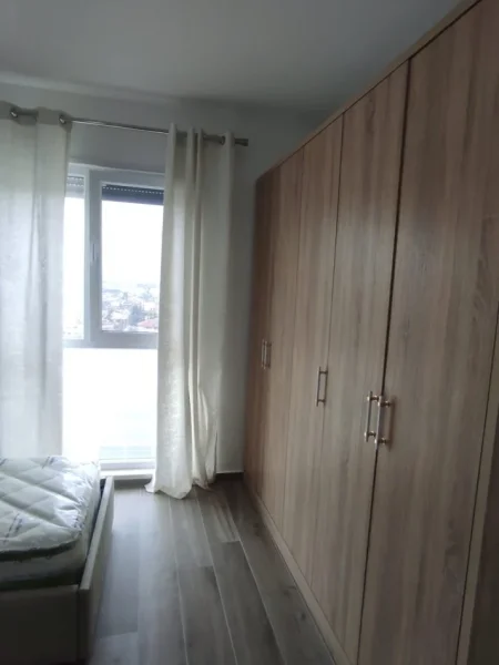 Tirane, jap me qera apartament 2+1 , 450 € 