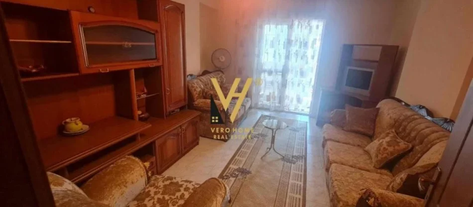 Tirane, jepet me qera apartament 3+1+Ballkon Kati 2, 100 m² 500 € (RRUGA DRITAN HOXHA)