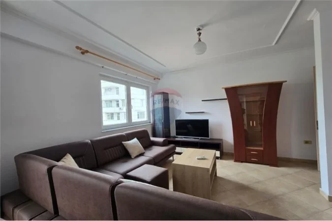 Tirane, jepet me qera apartament 2+1+Ballkon Kati 4, 105 m² 600 € (Jordan Misja)