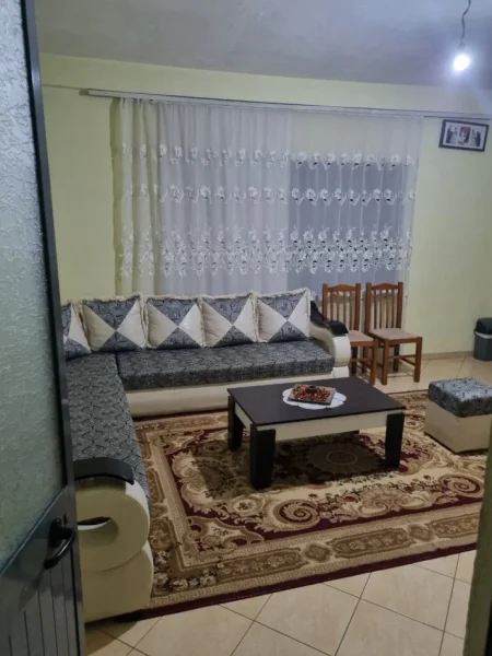 Tirane, jepet me qera apartament 1+1 Kati 3, 390 € 
