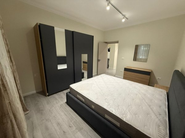 Tirane, jepet me qera apartament 2+1 Kati 1, 80 m² 850 € (Bllok, Rruga “Lidhja e Prizrenit”)