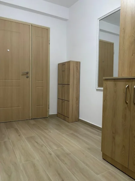 Tirane, jepet me qera apartament 1+1 Kati 1,