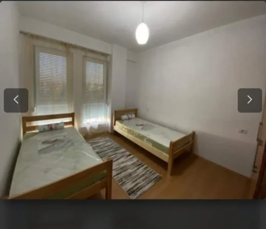 Tirane, jepet me qera apartament 3+1 Kati 5, 120 m² 650 € 