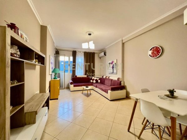 Tirane, jepet me qera apartament 1+1 Kati 5, 70 m² 460 € (Astir)