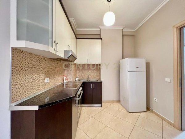 Tirane, jepet me qera apartament 1+1 Kati 5, 70 m² 460 € (Astir)