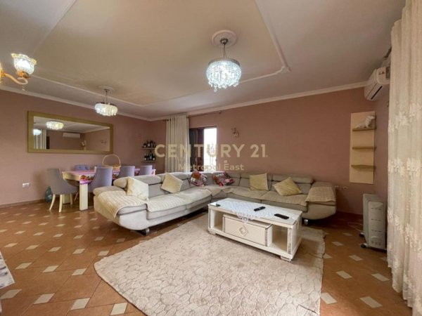 Tirane, jepet me qera Vile 2 Katshe Kati 2, 1.000 € (Sauk)