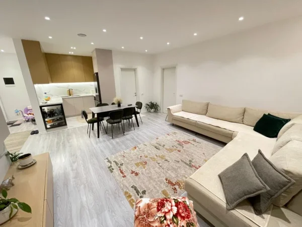 Tirane, jepet me qera apartament 2+1 Kati 3, 100 m² 850 € 