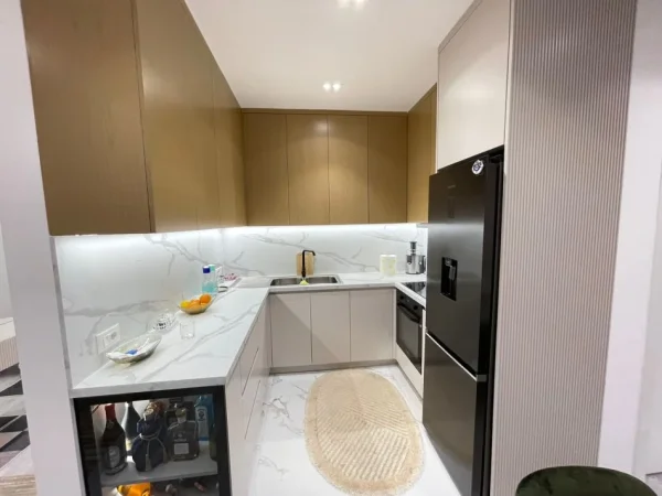 Tirane, jepet me qera apartament 2+1 Kati 3, 100 m² 850 € 