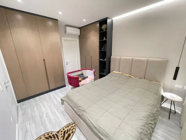 Tirane, jepet me qera apartament 2+1 Kati 3, 100 m² 850 € 