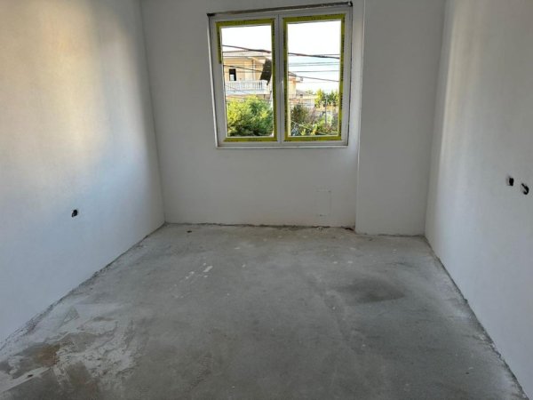 Tirane, jepet me qera ambjent biznesi Kati 0, 98 m² 500 € (Kamez)