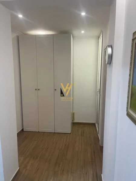 Tirane, jepet me qera apartament 1+1+Ballkon Kati 0, 70 m² 550 € (RRUGA BARDHOK BIBA)