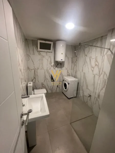Tirane, jepet me qera apartament 1+1+Ballkon Kati 0, 70 m² 550 € (RRUGA BARDHOK BIBA)