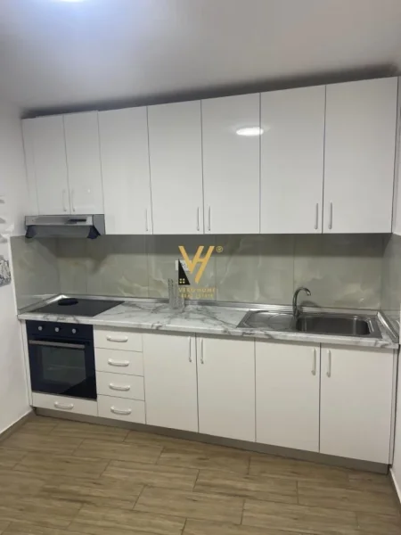 Tirane, jepet me qera apartament 1+1+Ballkon Kati 0, 70 m² 550 € (RRUGA BARDHOK BIBA)