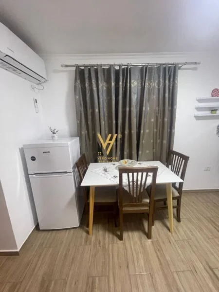Tirane, jepet me qera apartament 1+1+Ballkon Kati 0, 70 m² 550 € (RRUGA BARDHOK BIBA)