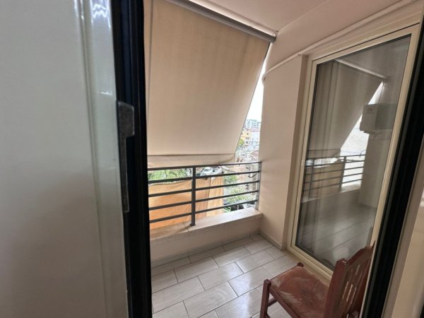 Tirane, jepet me qera 1+1 Kati 2, 65 m² 400 € (Pranë rrethit të Yzberishtit)