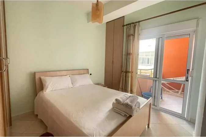 Vlore - Lungomare, jepet me qera apartament 1+1 Kati 3, 65 m² 300 € (Lungomare, Vlore)