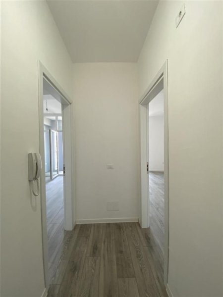 Tirane, jepet me qera zyre Kati 6, 70 m² 700 € (KOMUNA E PARISIT)