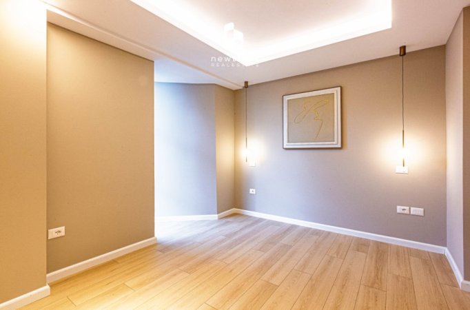 Shitet ✨️ LUXURY Apartament ( 📍Ish Ekspozita - Myslym Shyri ) 2+1+2wc & 1 VERANDË 🌇 320,000 Euro🔥