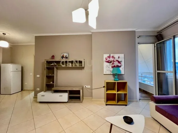 Tirane, jepet me qera apartament 1+1+Aneks+Ballkon Kati 5, 67 m² 460 € (Neom128663)