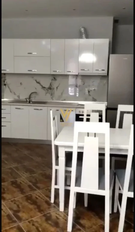 Tirane, jepet me qera apartament 2+1+Ballkon Kati 2, 83 m² 550 € (YZBERISHT)