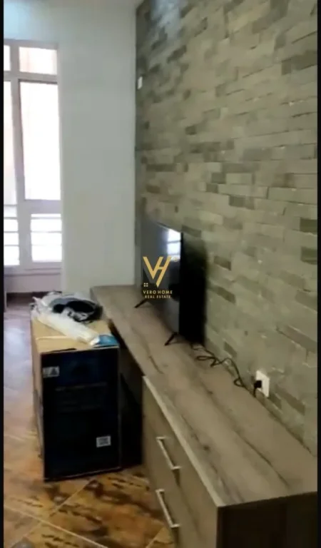 Tirane, jepet me qera apartament 2+1+Ballkon Kati 2, 83 m² 550 € (YZBERISHT)