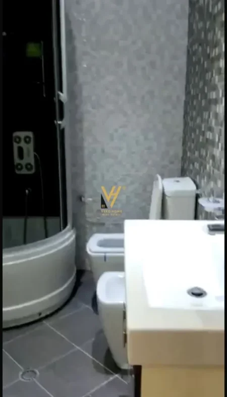 Tirane, jepet me qera apartament 2+1+Ballkon Kati 2, 83 m² 550 € (YZBERISHT)