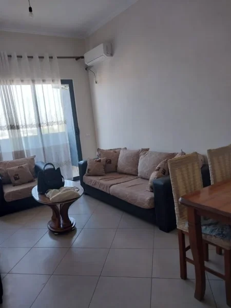 Tirane, jepet me qera apartament 2+1+Aneks+Ballkon Kati 3, 90 m² 450 € (Astir Mbrapa Oslos)