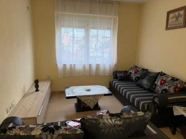 Tirane, jepet me qera apartament 2+1 Kati 4, 90 m² 600 € (Myslym Shyri)