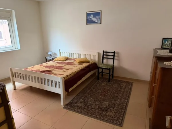 Tirane, jepet me qera apartament 2+1 Kati 4, 90 m² 600 € (Myslym Shyri)