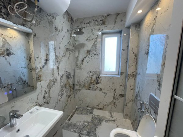 Tirane, shitet apartament 1+1 Kati 5, 87 m² 235.000 € (Rruga "Barrikadave")