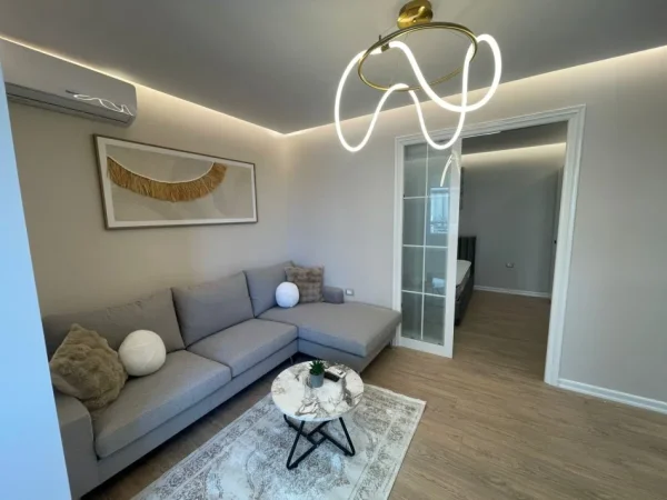 Tirane, shitet apartament 1+1 Kati 5, 87 m² 235.000 € (Rruga "Barrikadave")