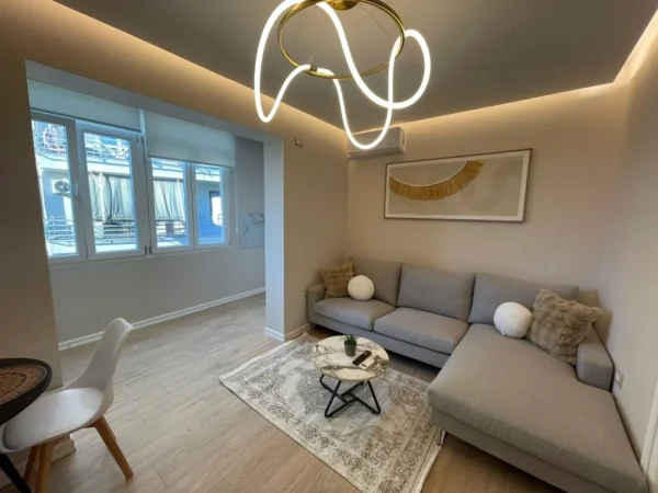 Tirane, shitet apartament 1+1 Kati 5, 87 m² 235.000 € (Rruga "Barrikadave")