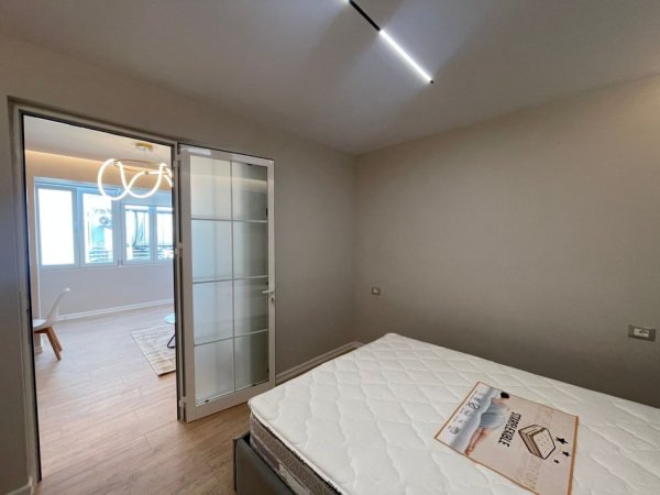 Tirane, shitet apartament 1+1 Kati 5, 87 m² 235.000 € (Rruga "Barrikadave")