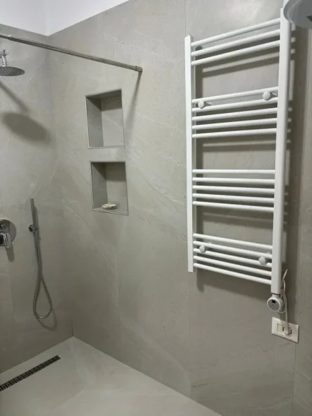 Tirane, jepet me qera apartament 1+1 Kati 1, 60 m² 480 € (ali demi)