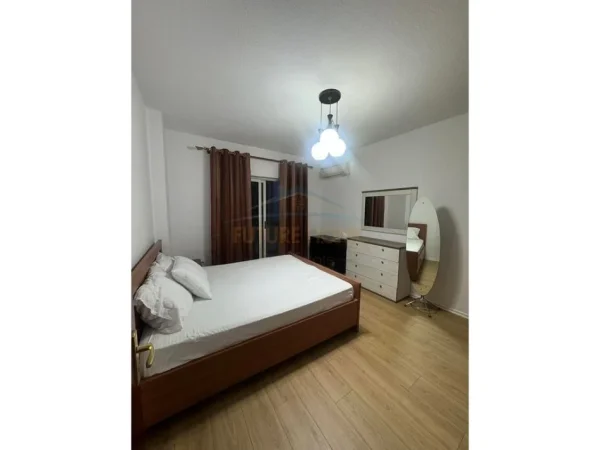 Tirane, jepet me qera apartament 2+1 Kati 6, 100 m² 850 € (STADIUM DINAMO)