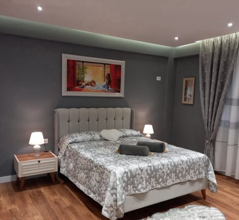 Tirane, jepet me qera apartament 1+1+Ballkon Kati 4, 70 m² 750 € (BLLOK)