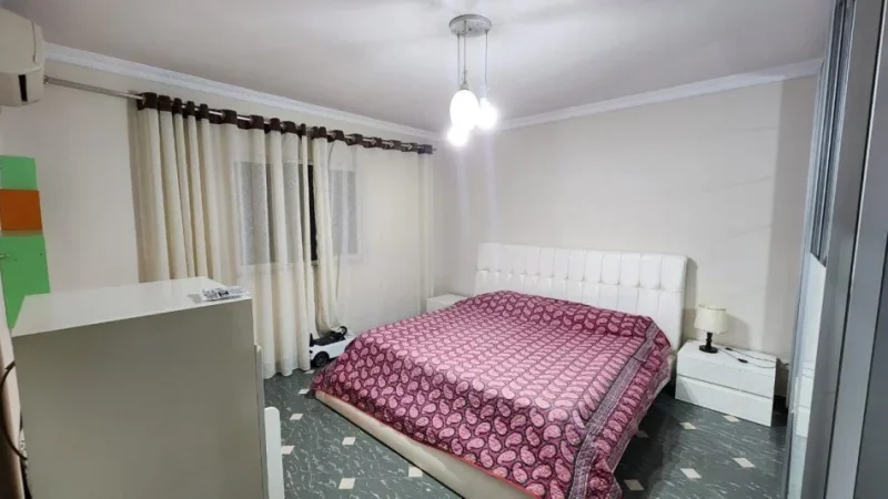 Tirane, jepet me qera apartament 3+1 Kati 6, 700 € 
