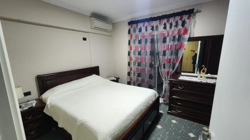 Tirane, jepet me qera apartament 3+1 Kati 6, 700 € 