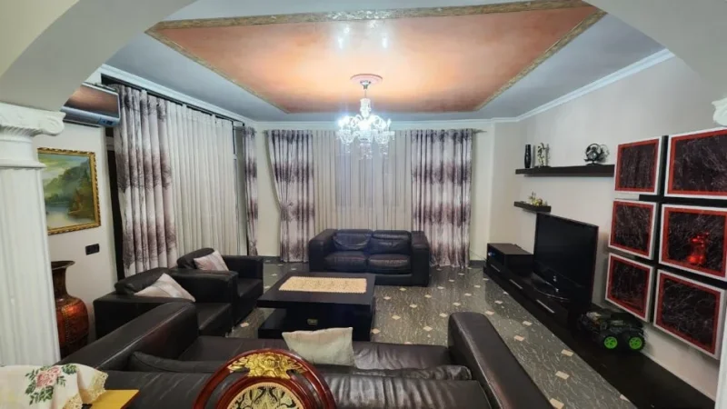 Tirane, jepet me qera apartament 3+1 Kati 6, 700 € 