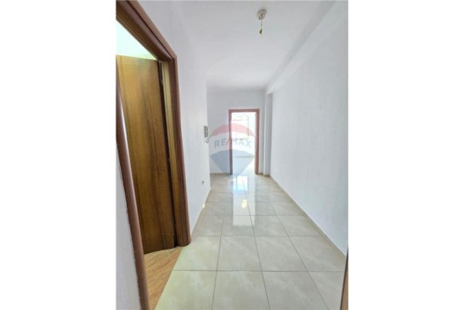 Tirane, shitet apartament 2+1+Ballkon Kati 3, 110 m² 180.000 € (Viva Market)